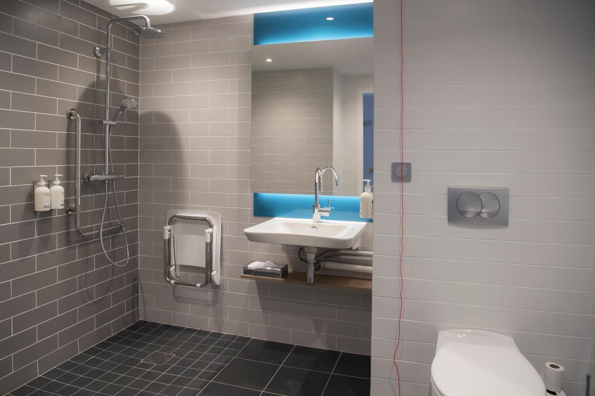 Holiday Inn Express Caen Epron By Ihg Экстерьер фото