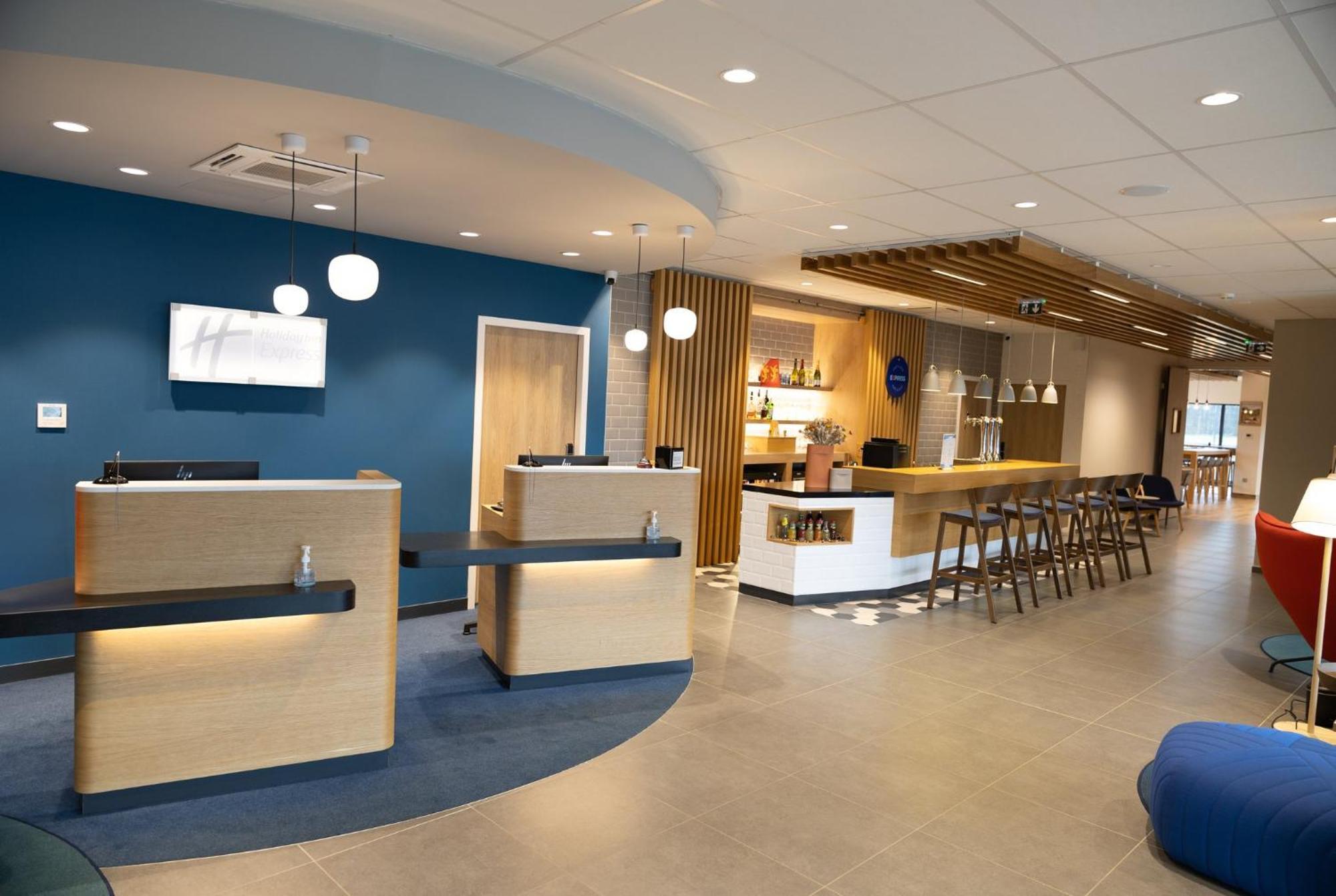 Holiday Inn Express Caen Epron By Ihg Экстерьер фото