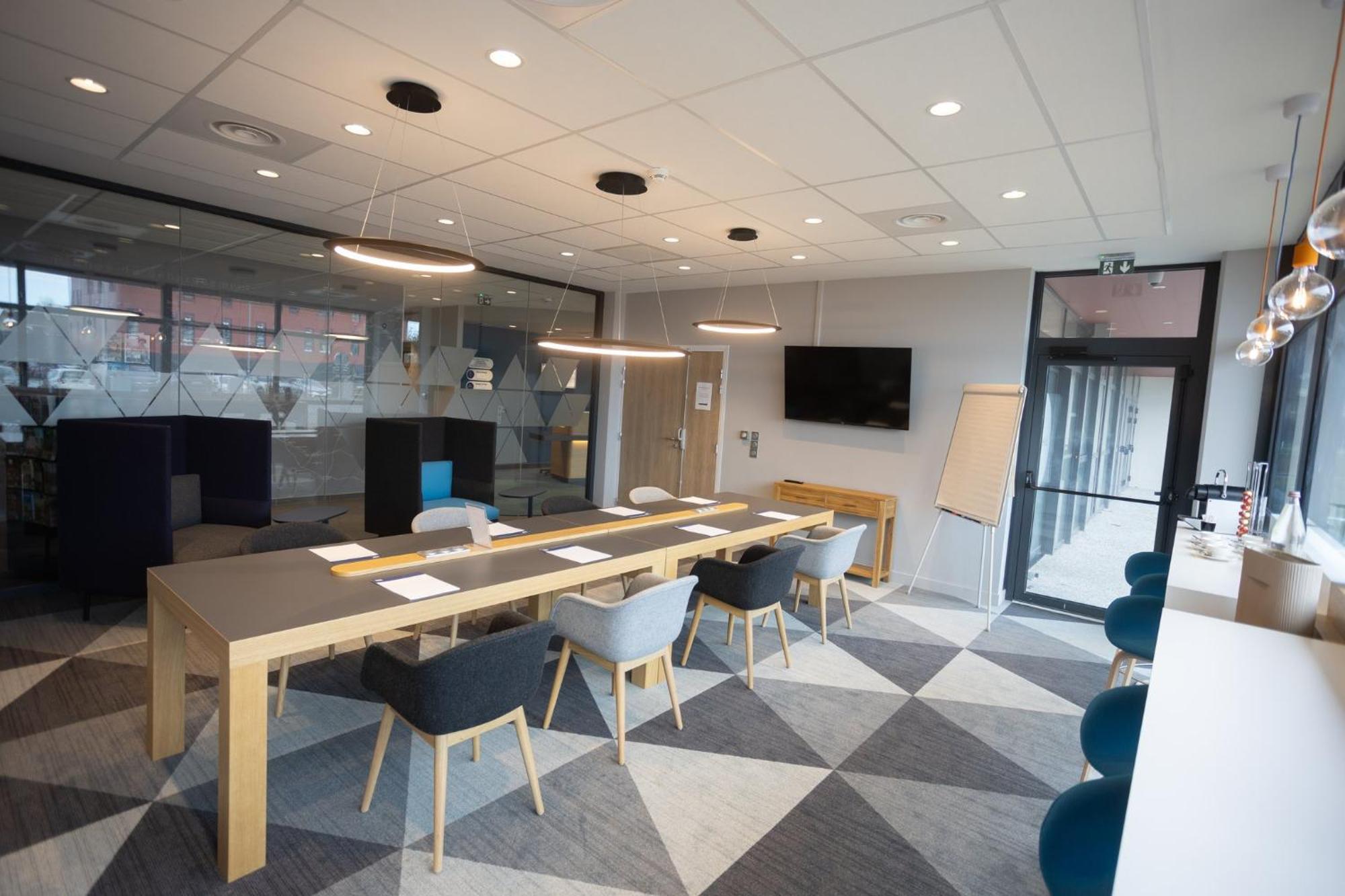 Holiday Inn Express Caen Epron By Ihg Экстерьер фото