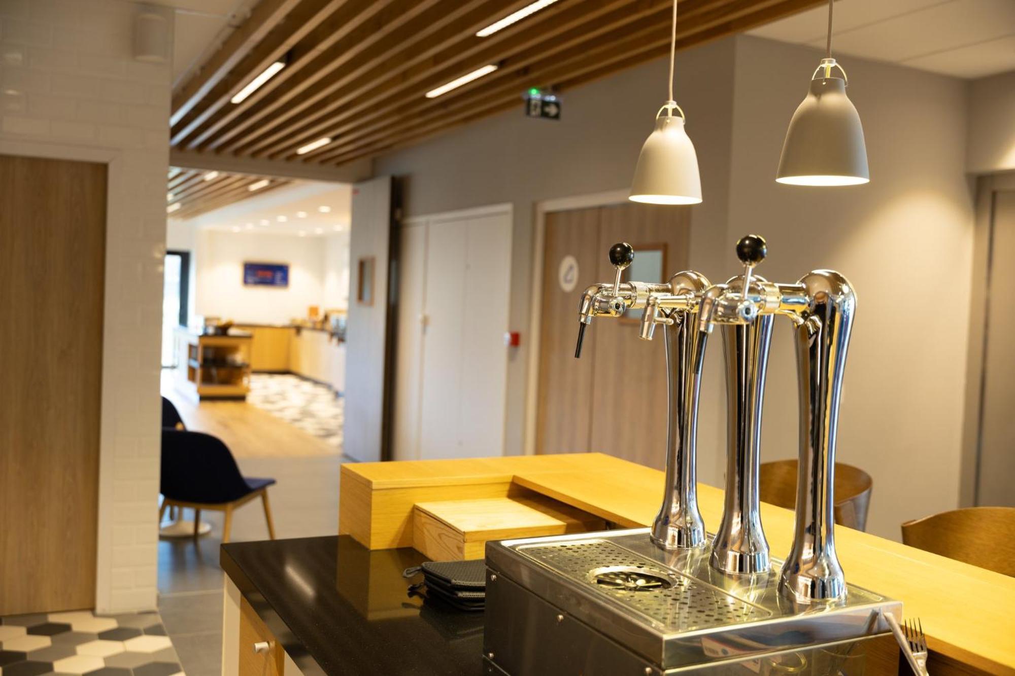 Holiday Inn Express Caen Epron By Ihg Экстерьер фото