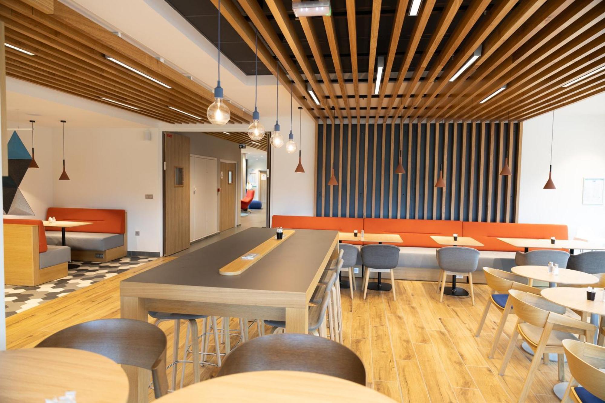 Holiday Inn Express Caen Epron By Ihg Экстерьер фото
